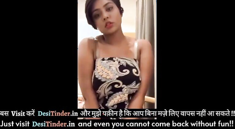 Desi Bhabhi Shows Herself On Live Cam