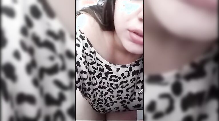 Hot big ass babe show pussy live stream  live cam