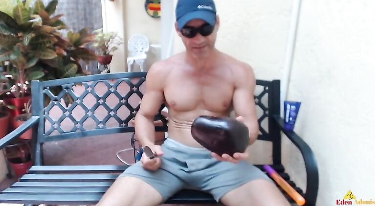JEPPO EDEN ADONIS PREPARING A DELISH HOLE P1