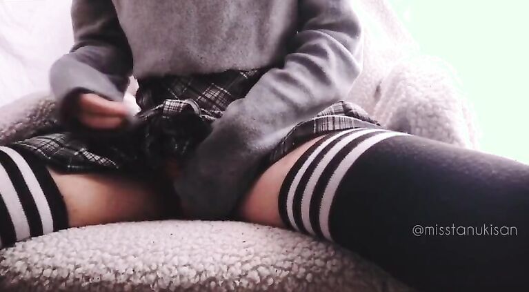 Amateur Teen caught masturbating during online classes. squirt Real orgasm in her panties