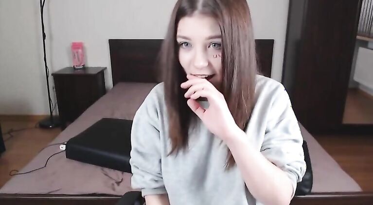 (UwU)I play with tits and pussy. Deep throat drooling and masturbation