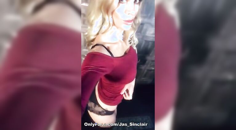 Teasing and flashing you whilst waiting for my casting