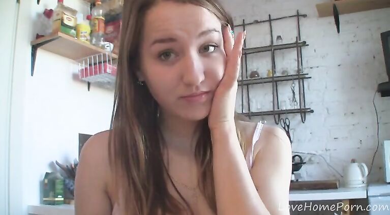 College cutie exhibits her truly beautiful face