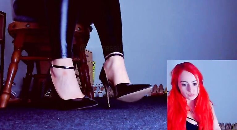 Foot diva put sexy black high heels to tease you with