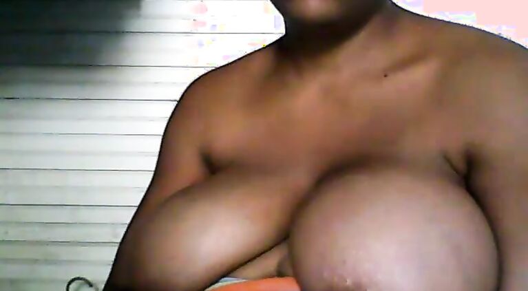 Bored Busty Ebony BBW Webcam Lazy Dildo Suck