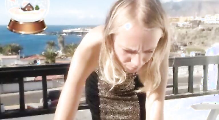 Girl pose in public Balcony coconut_girl1991_051216 chaturbate LIVESHOW REC