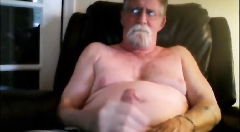 STILL_KICKIN Cumming for my fans on Chaturbate