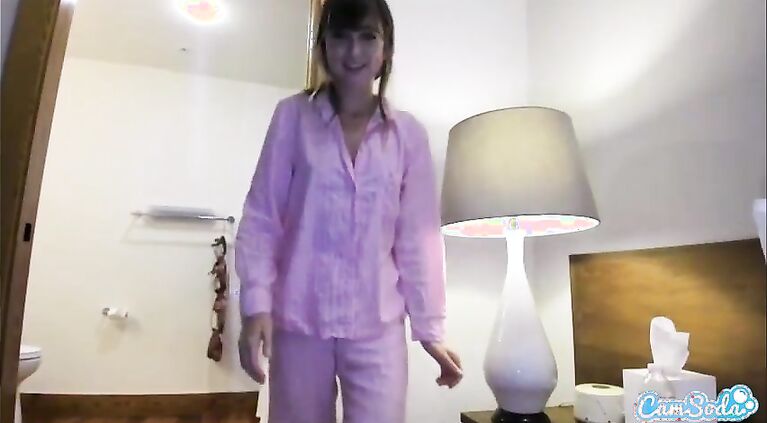 CamSoda - Riley Reid Masturbates at home on Webcam
