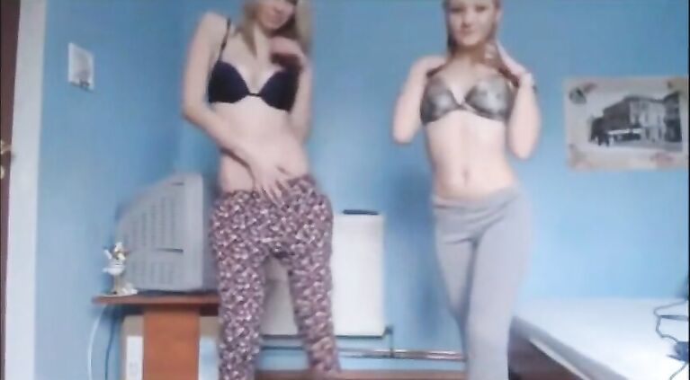 two 18 year girls naked on webcam watch more at www.web-cam.space