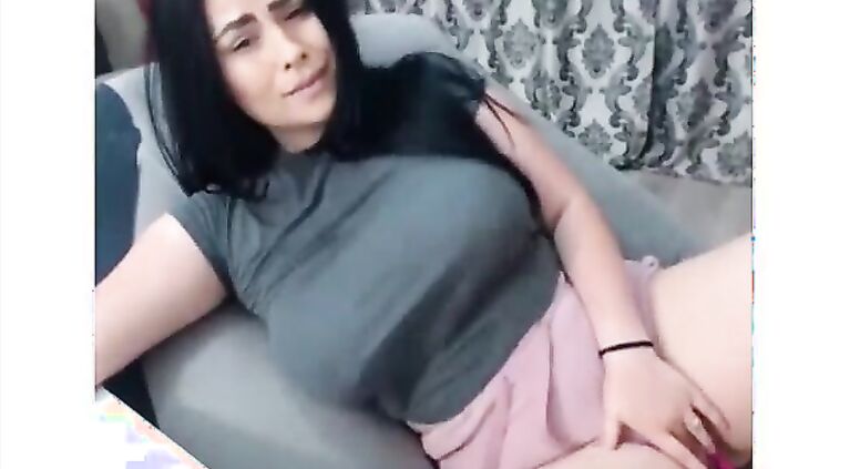 Big Boobs Hot Webcam Girl - Livecambabes247.com