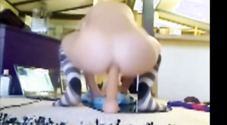 Webcam Teen Dildo Anal Riding Show - www.chatmypussy.com