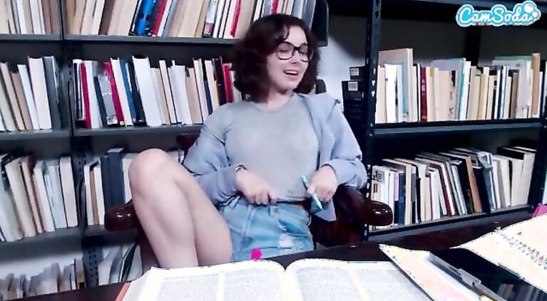 Nerdy College Teen masturbates on cam during study hall