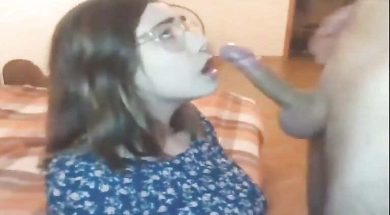 Trixxxcams.com -  Young camwhore blows bf and gets amazing cumshot