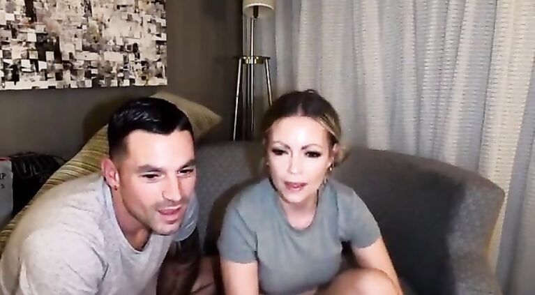 Fun and sexy camming session highlights