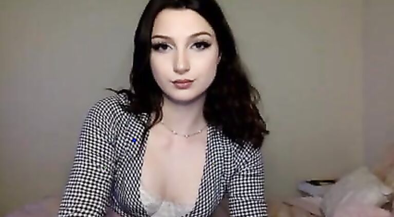 CHATURBATE CAMGIRL W LUSH + LACE STOCKINGS TEEN BEDROOM LIVSTREAM RECORDING