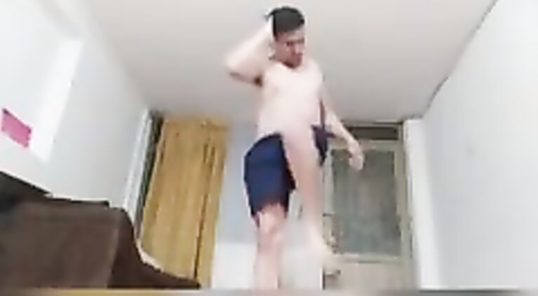Gym latino puro trabajo quien se anima a trabajar el cuerpo conmigo