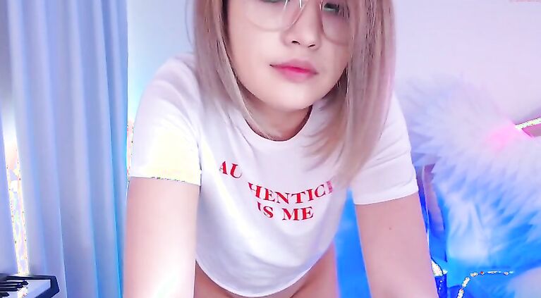 Cumming in webcam, asian girl, masturbate