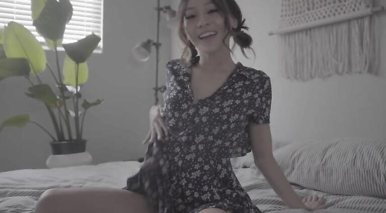JASMINE GREY GIVES YOU JOI