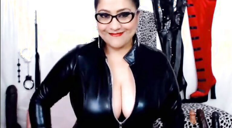 mature latex webcam